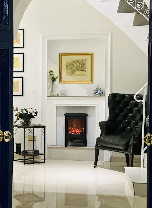 シジェウィ村の中心部に位置するタウンハウス「10平方」の客室