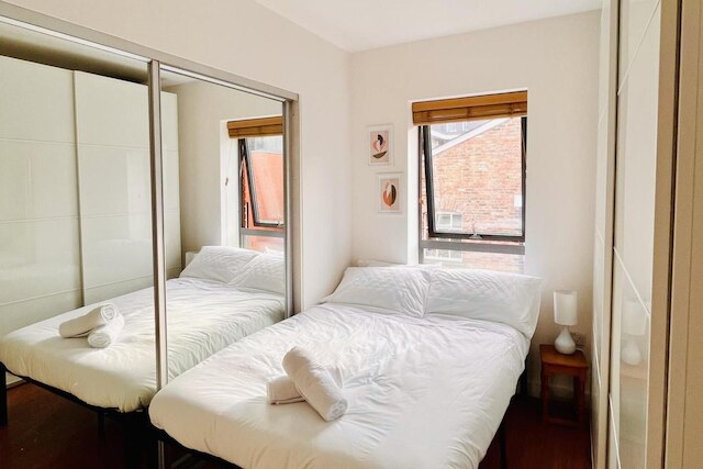 コージー ブライト アンド セントラル フラット フォー ワーク アンド ホリデイ