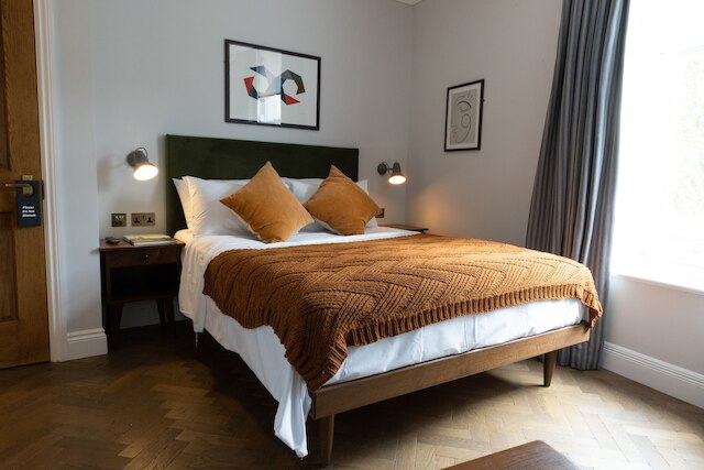 THE KNIGHT OF NOTTINGHILL（ザ・ナイト・オブ・ノッティングヒル）