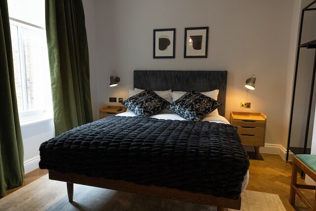 THE KNIGHT OF NOTTINGHILL（ザ・ナイト・オブ・ノッティングヒル）