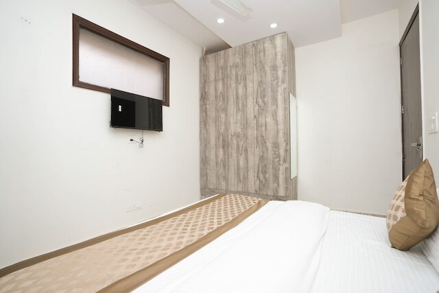 サルティ ホーム ステイ