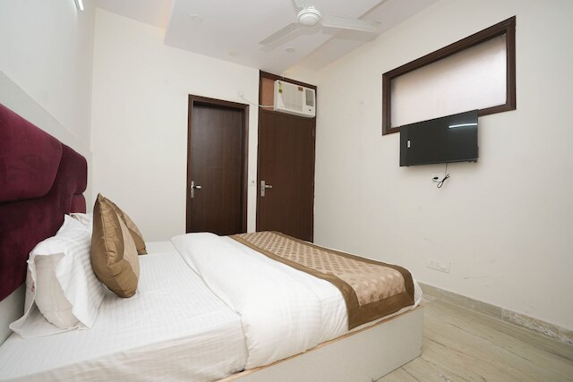 サルティ ホーム ステイ