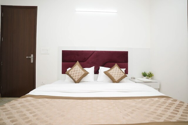 サルティ ホーム ステイ