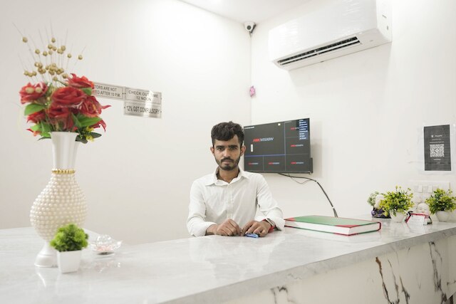 サルティ ホーム ステイ