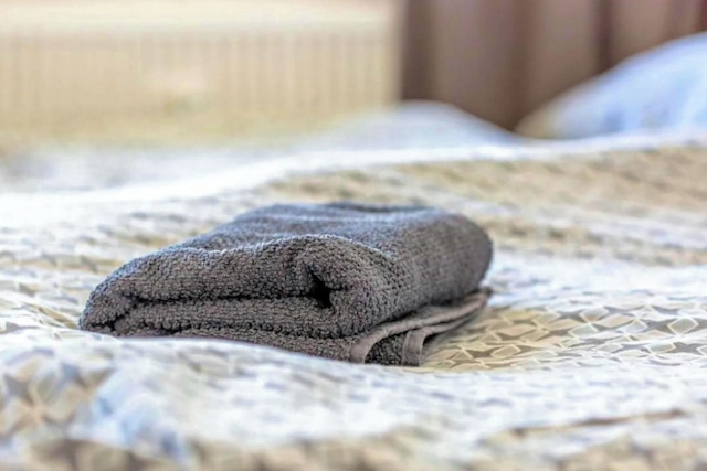 スタニング 1 ベッド アパートメント イイン ノイス