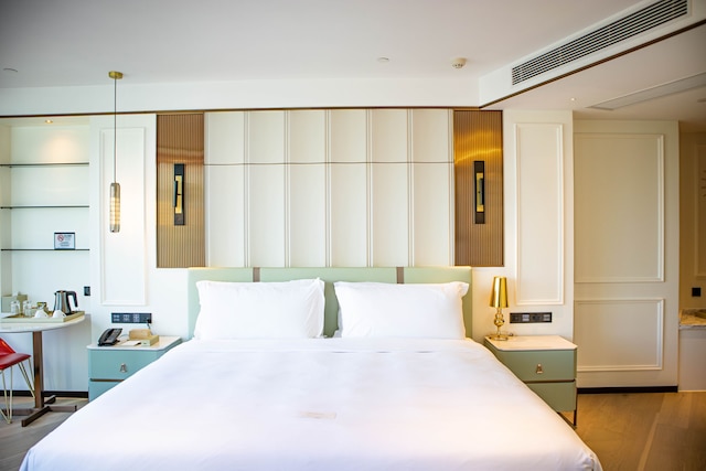 YOHO Resorts World Hotel