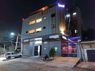 ロイヤルブルーゲストハウス&バー