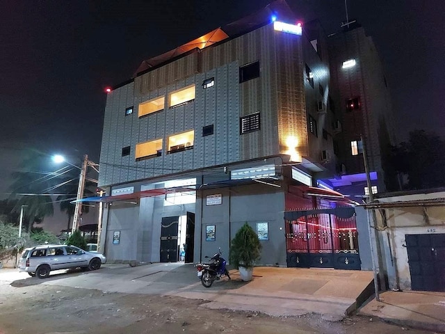 ロイヤルブルーゲストハウス&バー