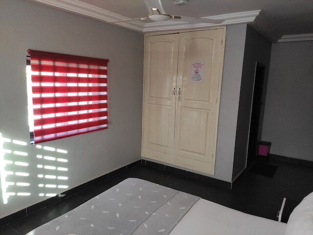 ロイヤルブルーゲストハウス&バー