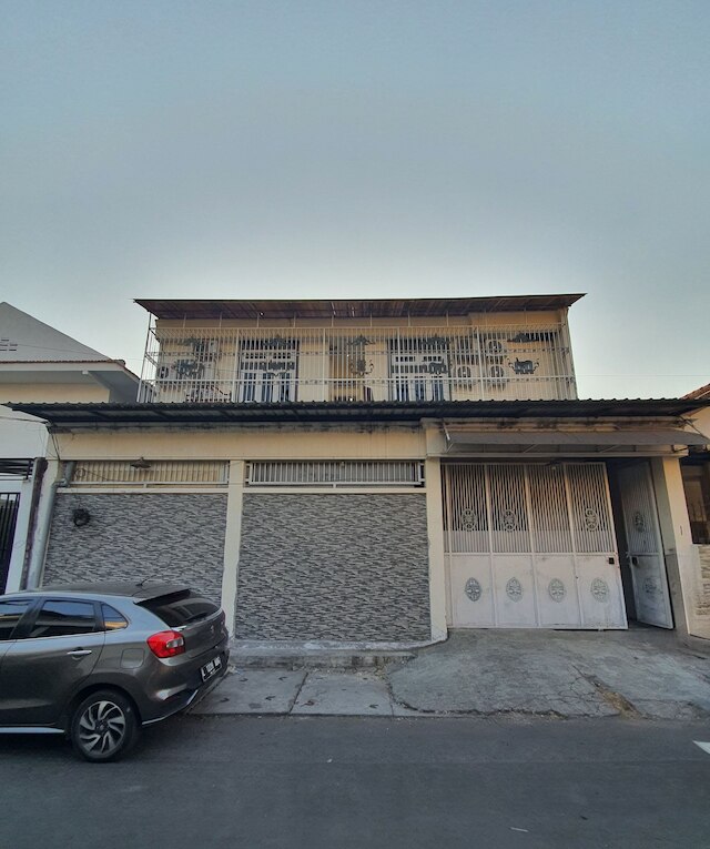 スーパー OYO 93114 サラク ホームステイ シャリア