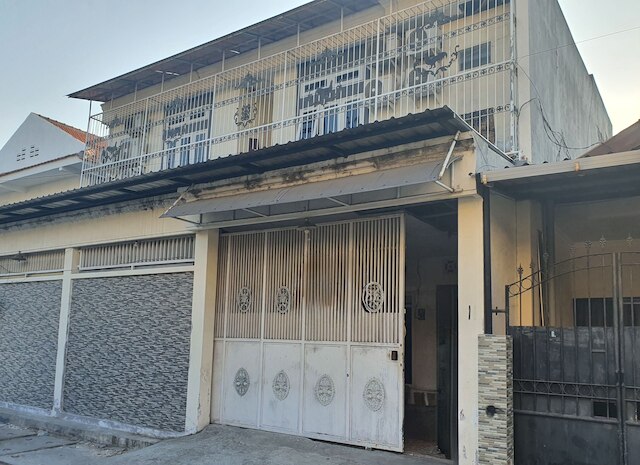 スーパー OYO 93114 サラク ホームステイ シャリア