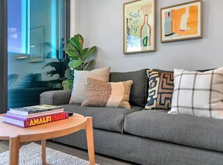 デザイナー ラグジュアリー 2  ベッド  アパートメント ウィズ カー パーク