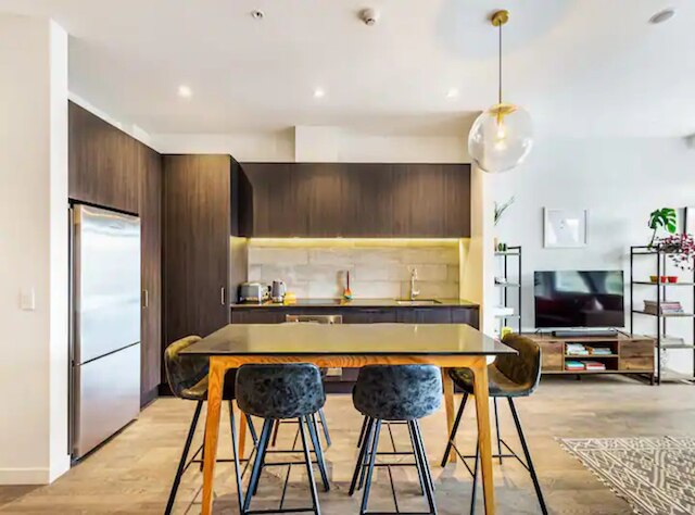 モダン リビング イン プライム ロケーション !