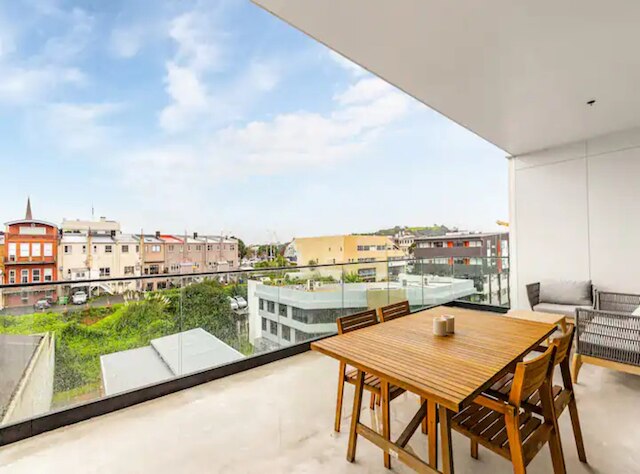 モダン リビング イン プライム ロケーション !