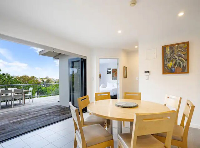 スタイリッシュ アンド セリーン リビング イン コヒマラマ