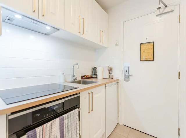 コージー スタジオ+ヘリテージ ホテル ファシリティーズ ゾディアック ステイズ