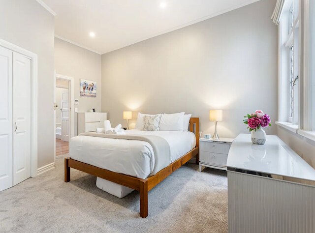 パーネル ホーム ウィズ スタニング ビューズ