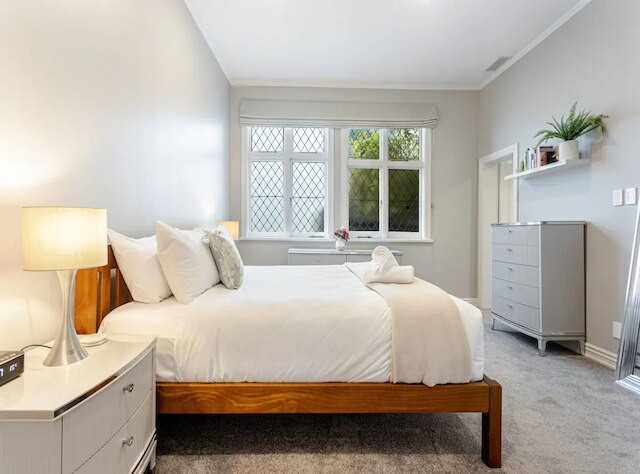 パーネル ホーム ウィズ スタニング ビューズ