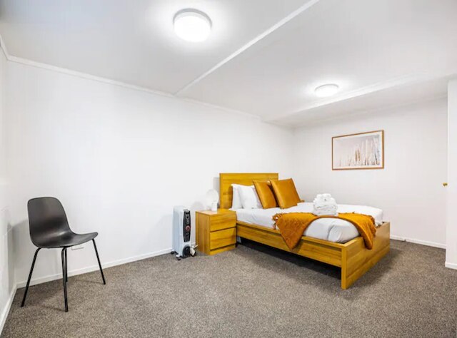 フリシュリー リノベーテッド グレイ リン 3ベッドルーム ユニット !