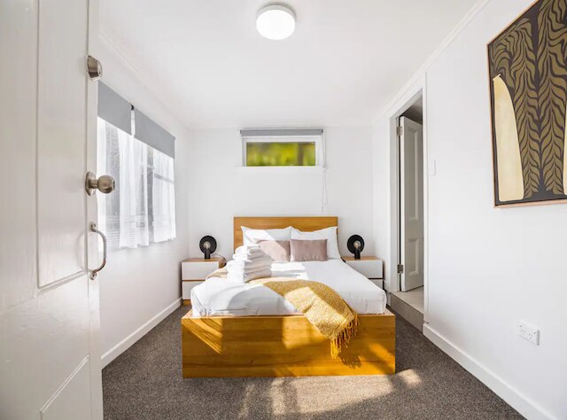 フリシュリー リノベーテッド グレイ リン 3ベッドルーム ユニット !