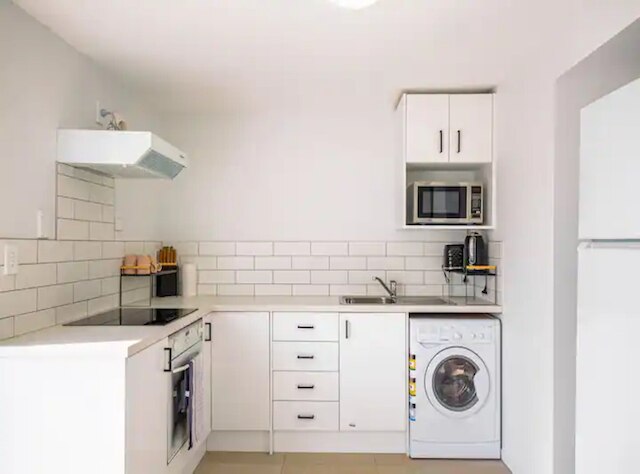 スタニング スタジオ イン グレイ リン !