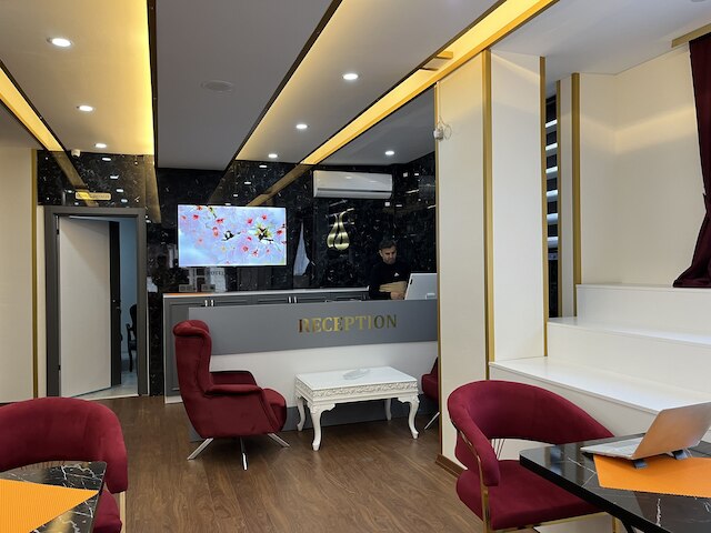 ラレ・スルタンホテル