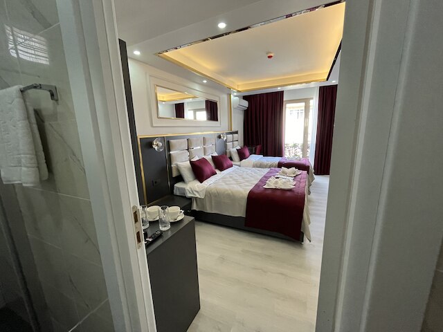 ラレ・スルタンホテル