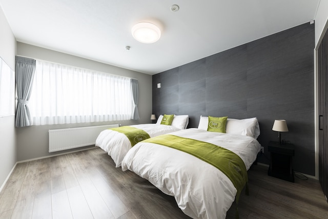 LYS GRACIEUX【Ezo Fuji hoothills】