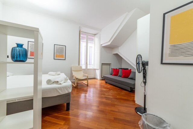 ヴィア アトリ 25 イン ナープル