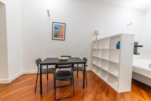 ヴィア アトリ 25 イン ナープル