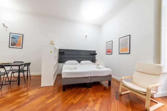 ヴィア アトリ 25 イン ナープル