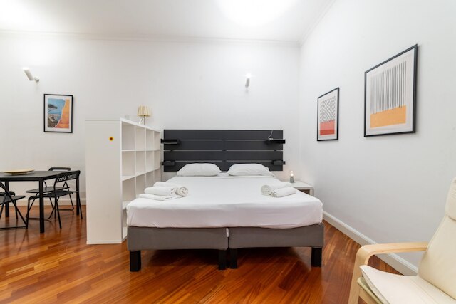 ヴィア アトリ 25 イン ナープル