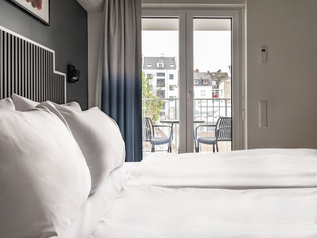 ヌマ デュッセルドルフ レオ