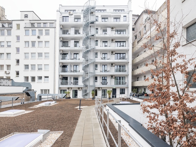 ヌマ デュッセルドルフ レオ