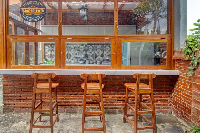 OYO 92606 Djoglo Boto ホームステイ シャリーア