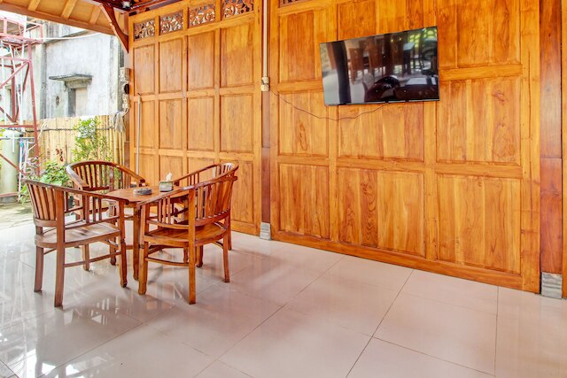 OYO 92606 Djoglo Boto ホームステイ シャリーア