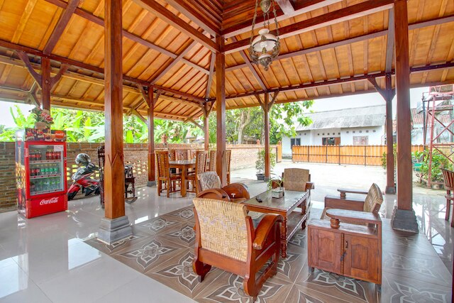 OYO 92606 Djoglo Boto ホームステイ シャリーア