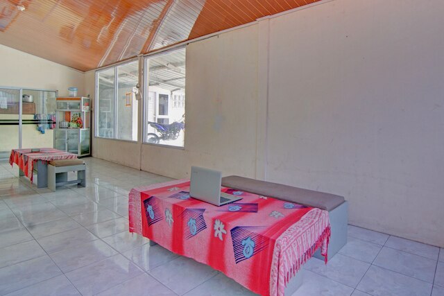 ホテル O スワカリヤ ゲストハウス