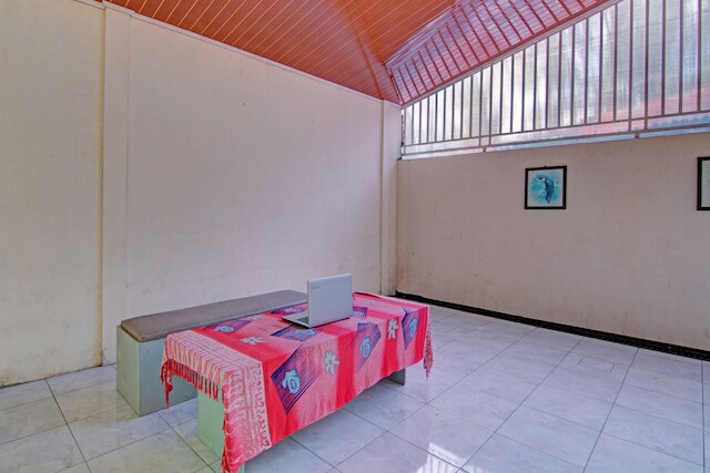 ホテル O スワカリヤ ゲストハウス