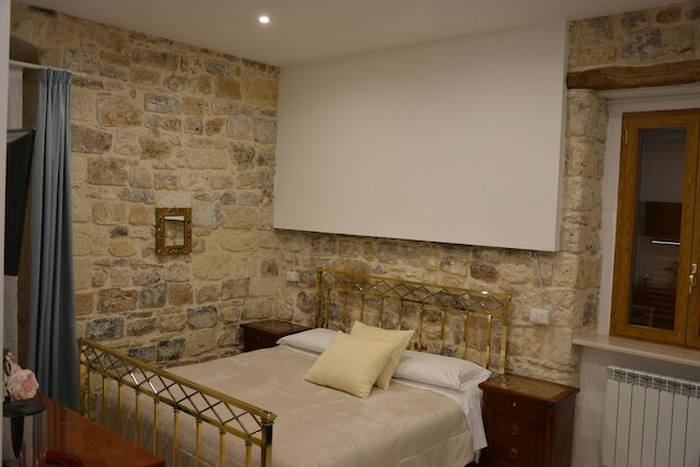 アフィットカメレ・ディモーラ・デル・カルミネ