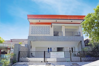 ホテル O ルビー ホームステイ シャリア