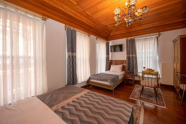 ヴァレリアアンティーク1892スルタンアフメット