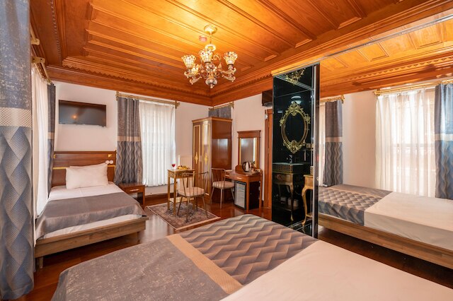 ヴァレリアアンティーク1892スルタンアフメット