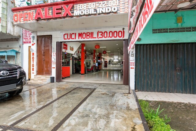 OYO  3420 アレックス  ホステル