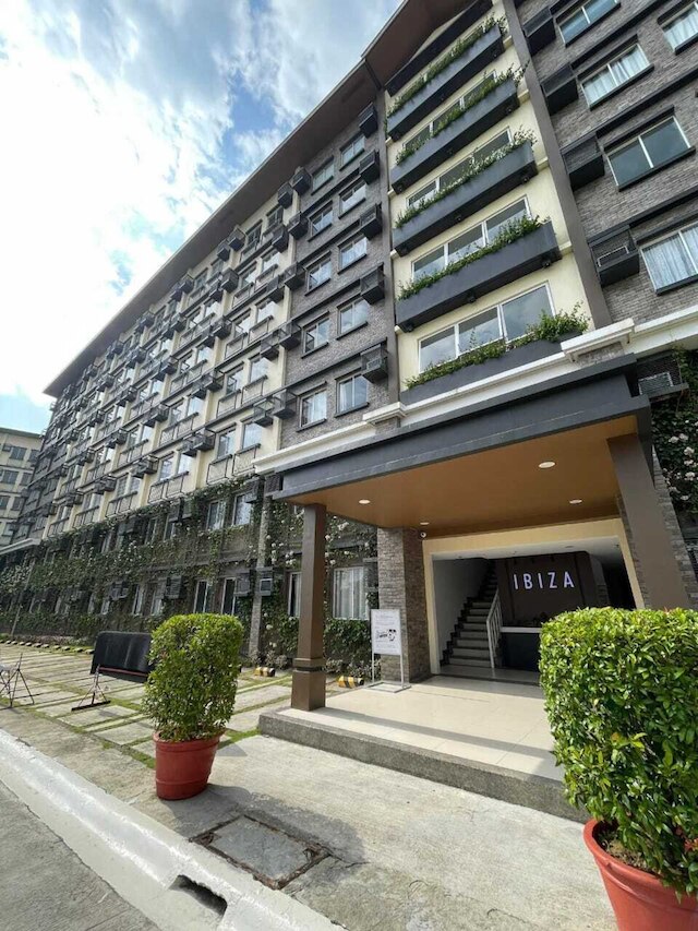 バコロドのイビザエンクレイブ