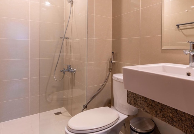 ラグジュアリー 2ベッドルーム イン アップタウン BGC, フリー プール ユーズ