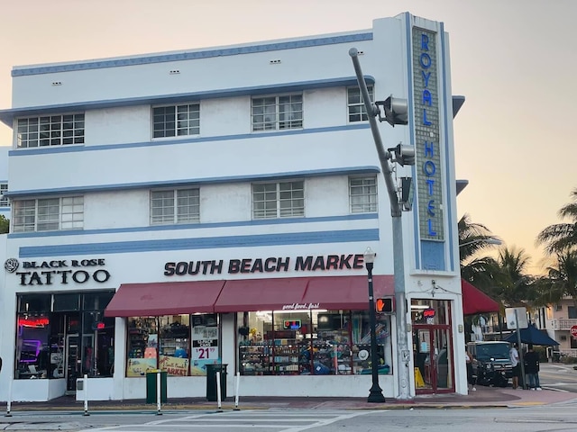 ロイヤル・ホテル・ユニット337