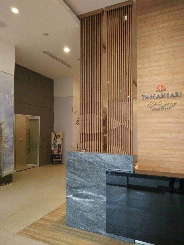 サジータ・レジデンス-ターマンサリー・マホガニー