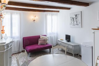 アカデミア チャーム 5 バイ ワンダフル イタリー