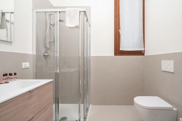 アカデミア チャーム 5 バイ ワンダフル イタリー